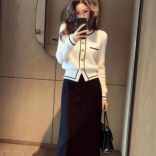 클래식 금장 니트 가디건&H라인 스커트 세트