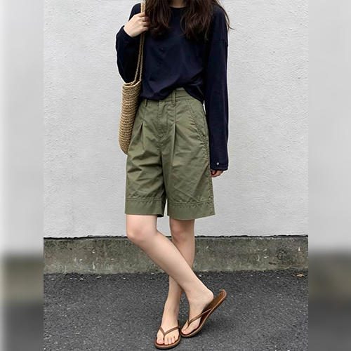 카키 원핀턱 데일리 하프 팬츠