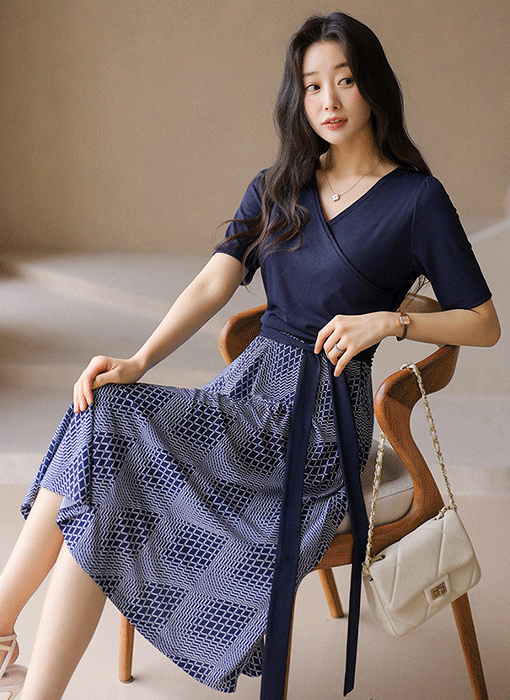 [루이스엔젤] 랩 디자인 다이아 패턴 배색 허리리본 SET A라인 플레어 미디 원피스