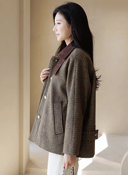 스웨인 울 블렌딩 비조 하이넥 카라 배색 하운드 체크 미드 코트