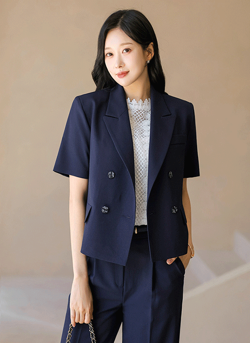 클레브 사각사각 5부 소매 더블 테일러드 카라 세미 크롭 자켓