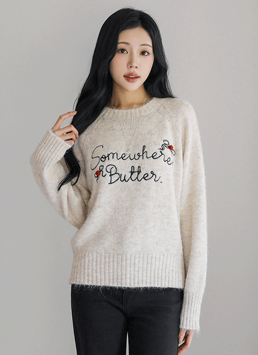 [Theonme] 썸웨어 레터링 자수 울 나그랑 라운드 니트