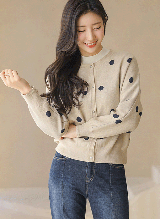 프링크 도트 볼드버튼 라운드 니트 가디건