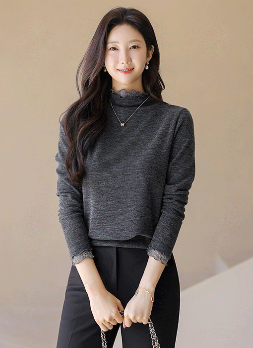 [루이스엔젤] 레디트 웨이브 펄 프릴 배색 보카시 반하이넥 블라우스 티