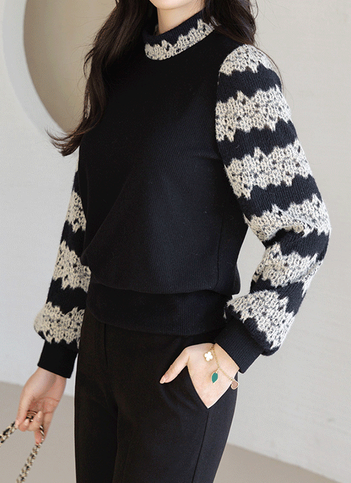 [루이스엔젤] 헤이벤 눈꽃 기모 레이스 배색 반하이넥 니트 블라우스 티