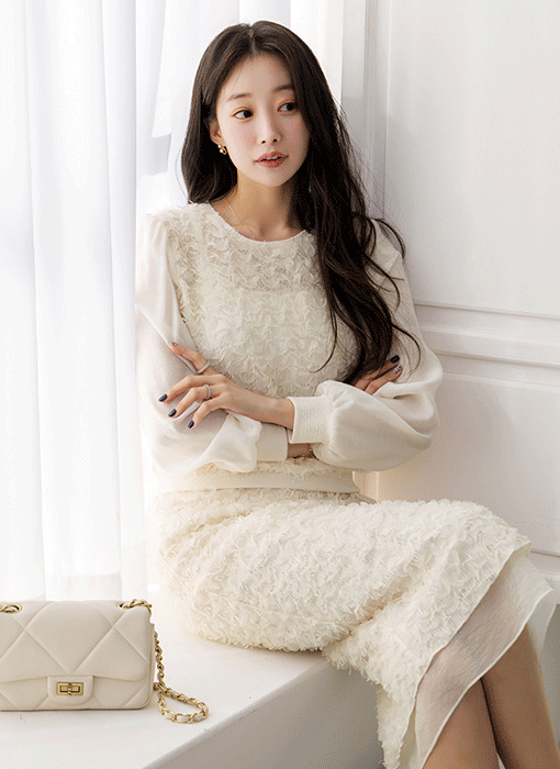 [루이스엔젤] 라디엘 꽃잎 가득 리본타이SET 쉬폰 소매 배색 블라우스 티