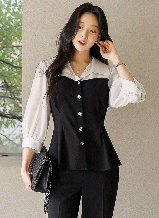 [루이스엔젤] 페플럼 하트라인 배색 스티치 포인트 시스루 퍼프소매 블라우스