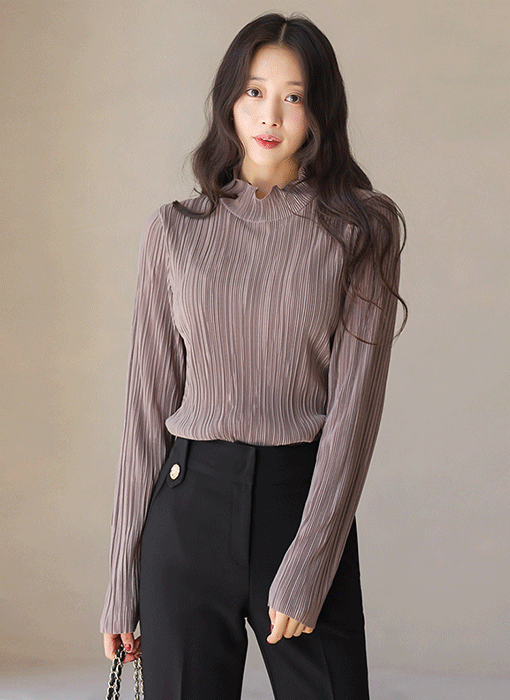 [루이스엔젤] 제이유 플리츠 주름 웨이브라인 반하이넥 블라우스 티
