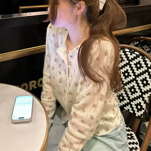 🚨반값 찬스, 자정 끝🌙잔꽃무늬 간절기 니트 가디건