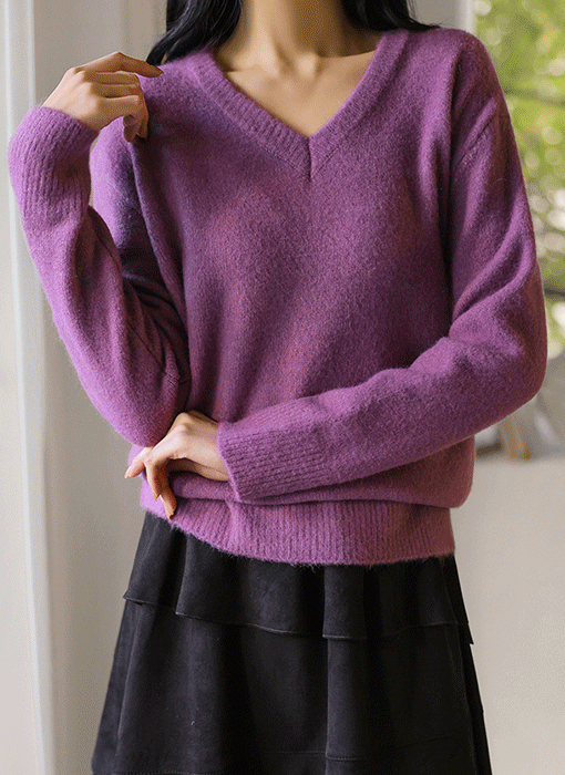 [Theonme] 엘리아 헤어리 포근 울 브이넥 컬러 니트