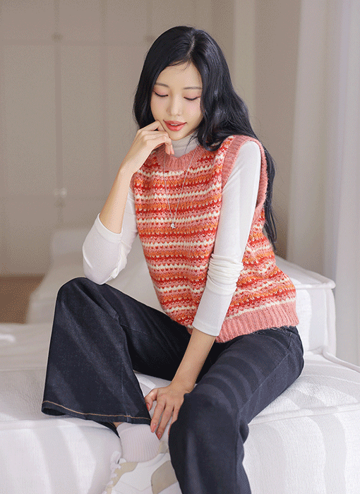 [Theonme] 카블 컬러 블렌딩 울 라운드 니트 베스트