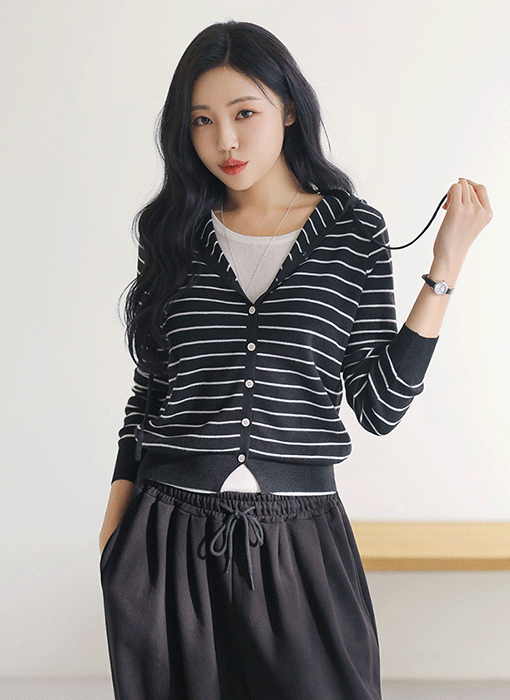 [Theonme] 헤일린 이너 배색 레이어드 스트라이프 후드 니트