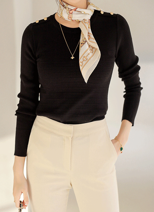 라티세 어깨 견장 골드 버튼 플래드 짜임 라운드 긴팔 니트