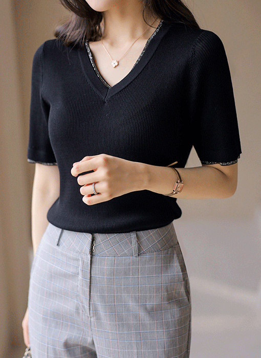 V넥 촘촘 골지 슬림 라인 비즈 핫픽스 배색 심플 니트 티