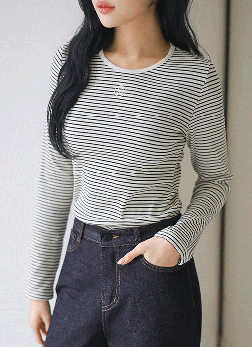 (1+1) [Theonme] 엘라비 로고 자수 스트라이프 슬림 라운드 티셔츠
