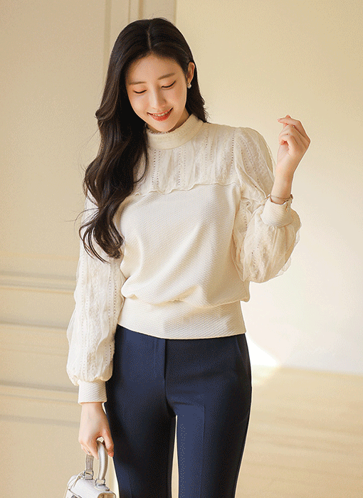 [루이스엔젤] 브리벨 쉬폰 프릴 레이스 배색 반하이넥 쟈가드 블라우스 티