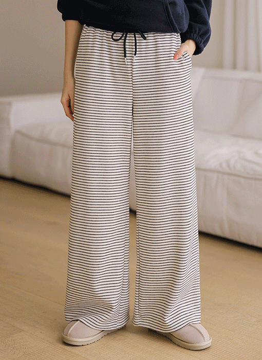 [Theonme] 브리크 스트라이프 기모 밴딩 와이드 팬츠